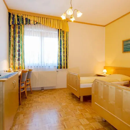 Leitner Gaestehaus בית הארחה 3*